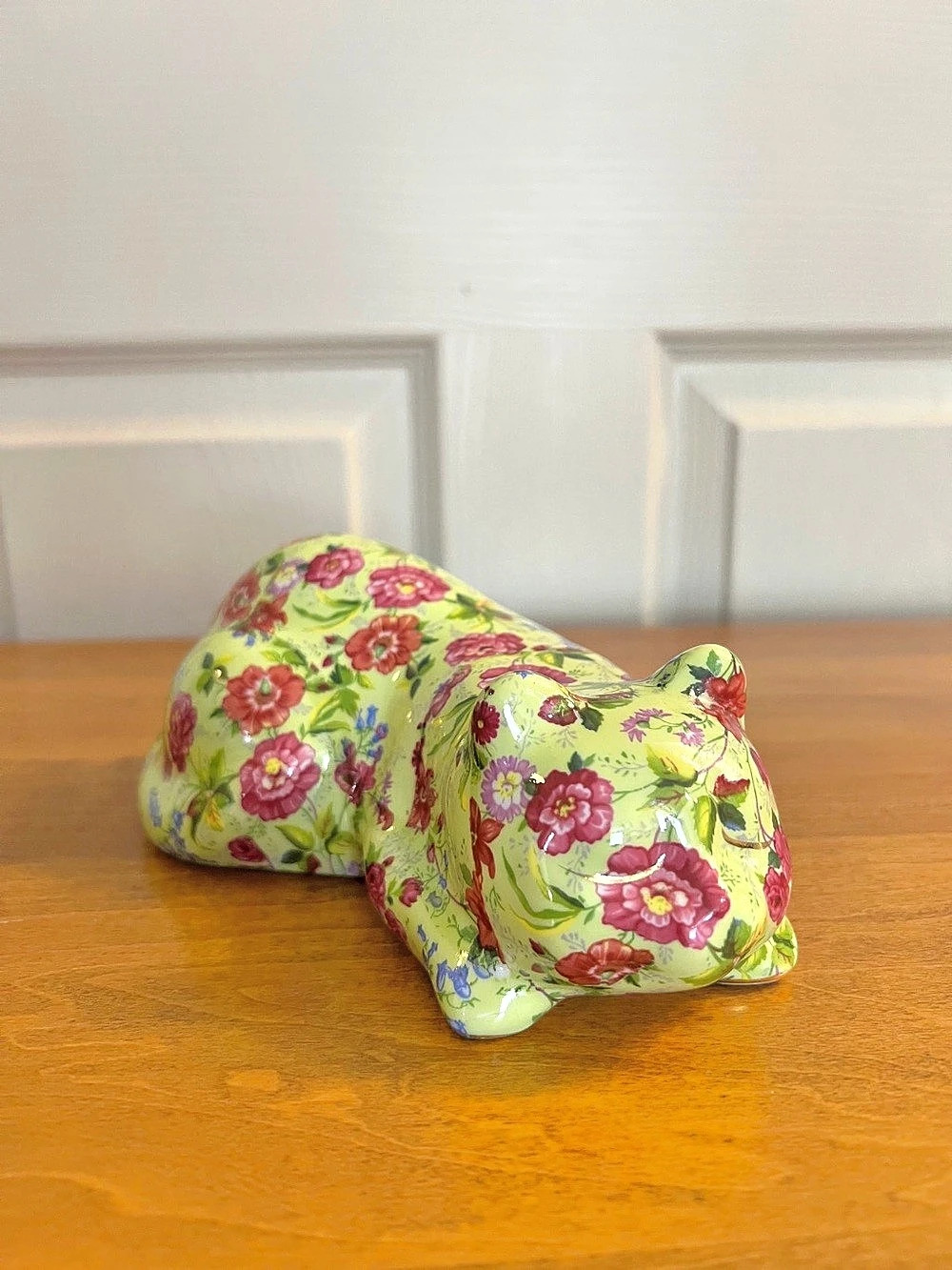 VTG Porcelain Sleeping Calico Cat by Formalities x Baum Bros Green Floral Chintz